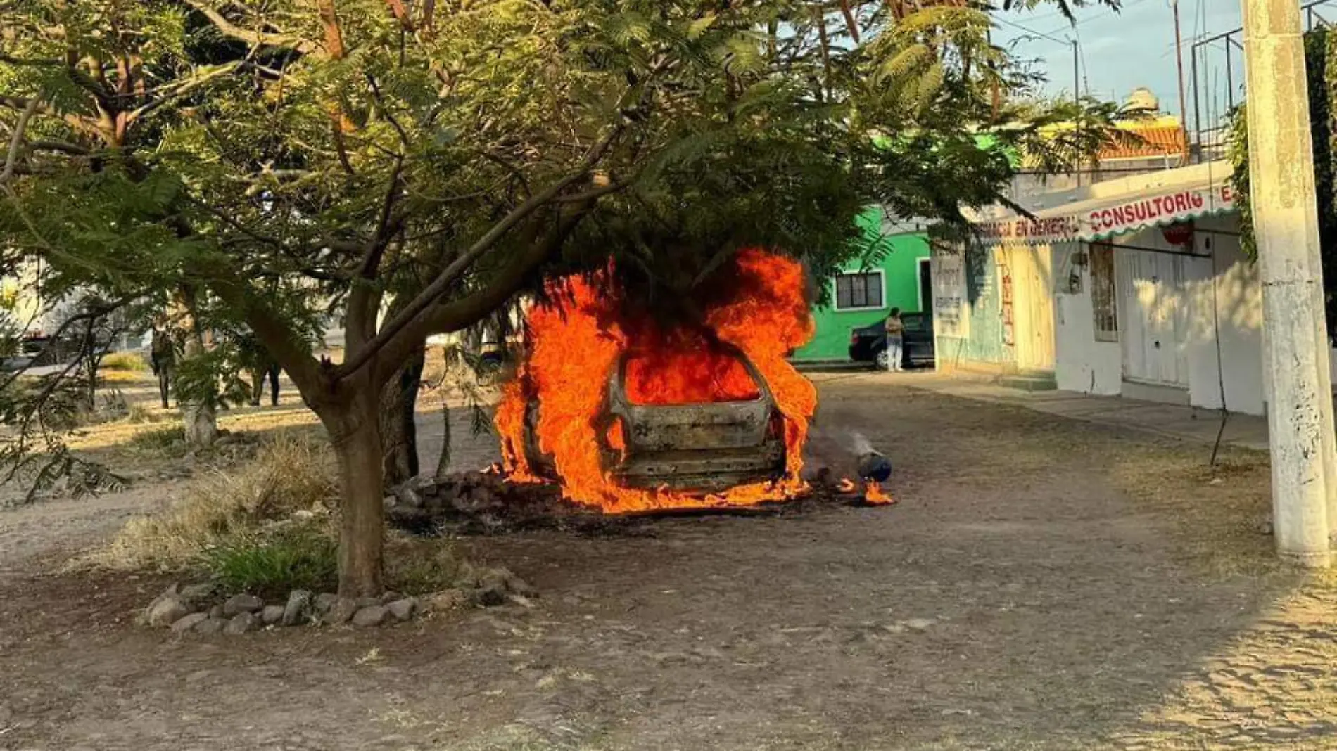 auto incendiado